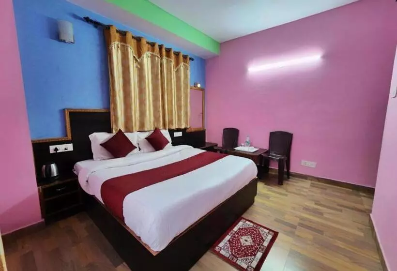هتل Boho Stays Near Mall