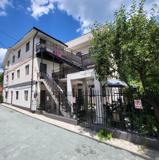 膳宿费 Vila Dalex