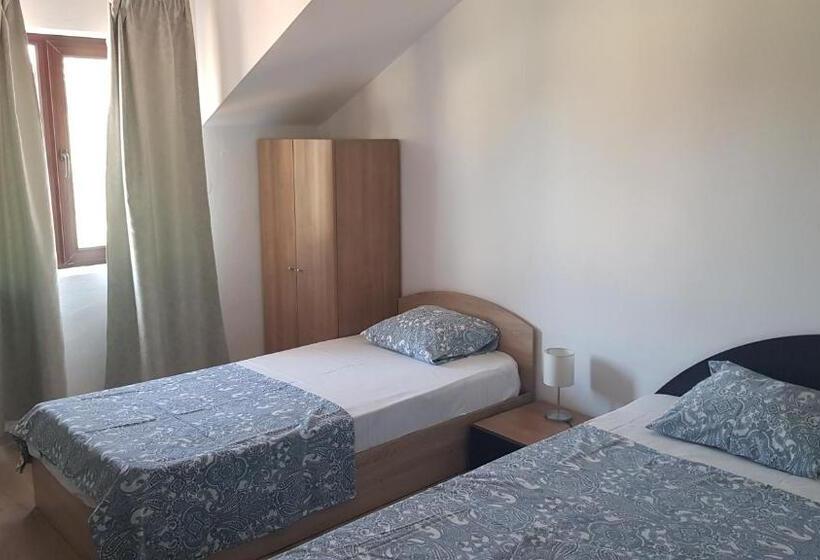 膳宿费 Vila Dalex