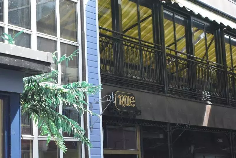 تختخواب و صبحانه Rooms At Rue
