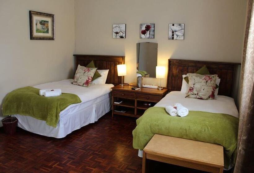 فندق The Hamlet Country Lodge