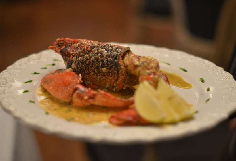 هتل The Riverside