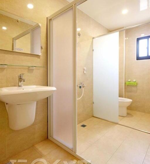 تختخواب و صبحانه Ann Home