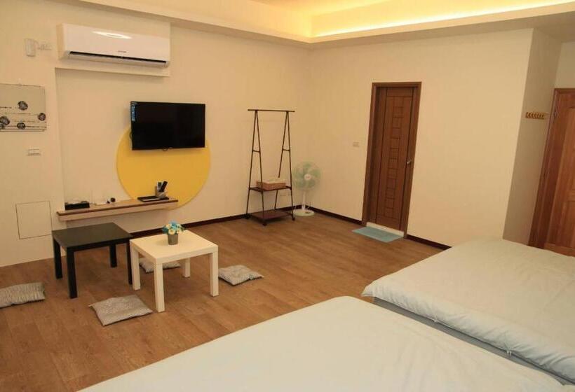 تختخواب و صبحانه Ann Home