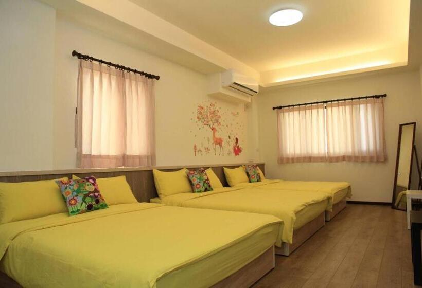 تختخواب و صبحانه Ann Home