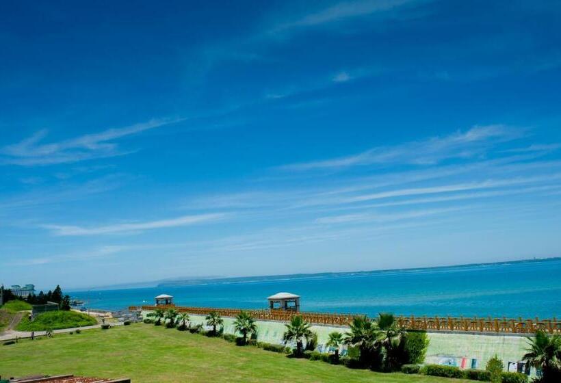 تختخواب و صبحانه Ann Home