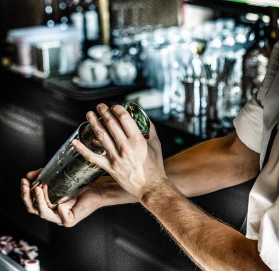 בית מלון כפרי 1898 The Post