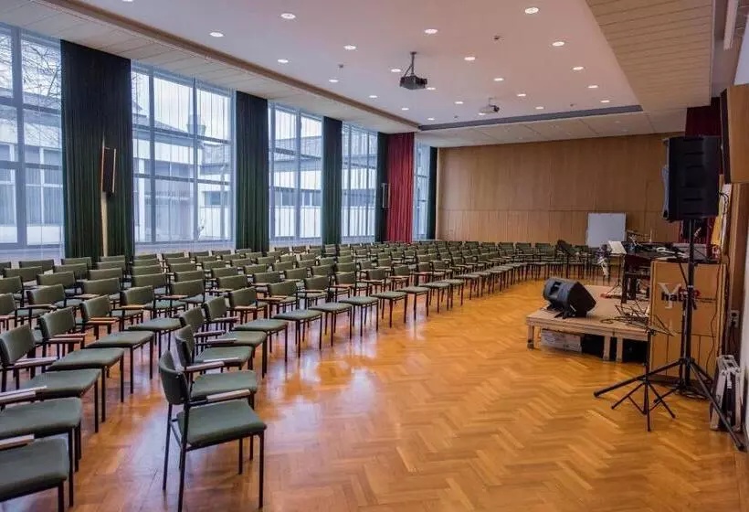 ホテル Bildungshaus St. Hippolyt