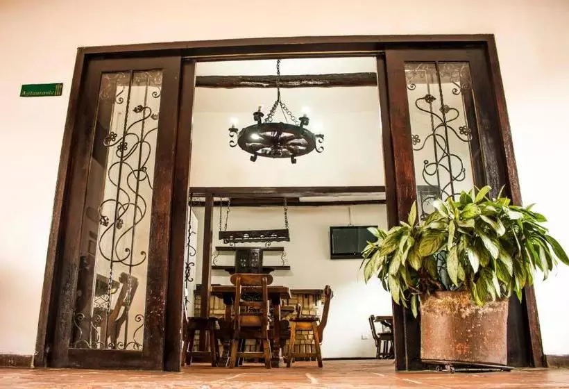 ホテル Los Portales Inn