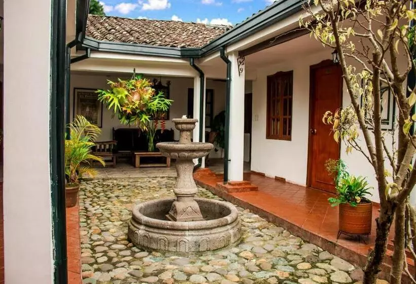 ホテル Los Portales Inn
