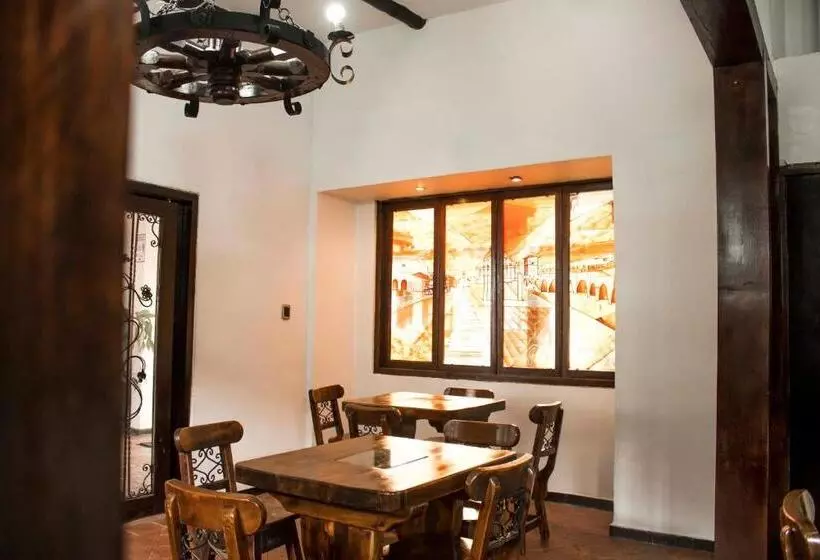 ホテル Los Portales Inn