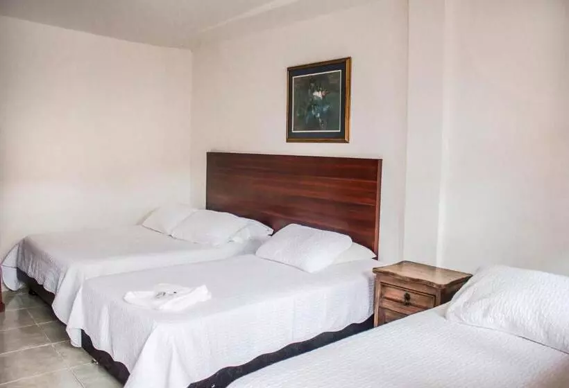 ホテル Los Portales Inn
