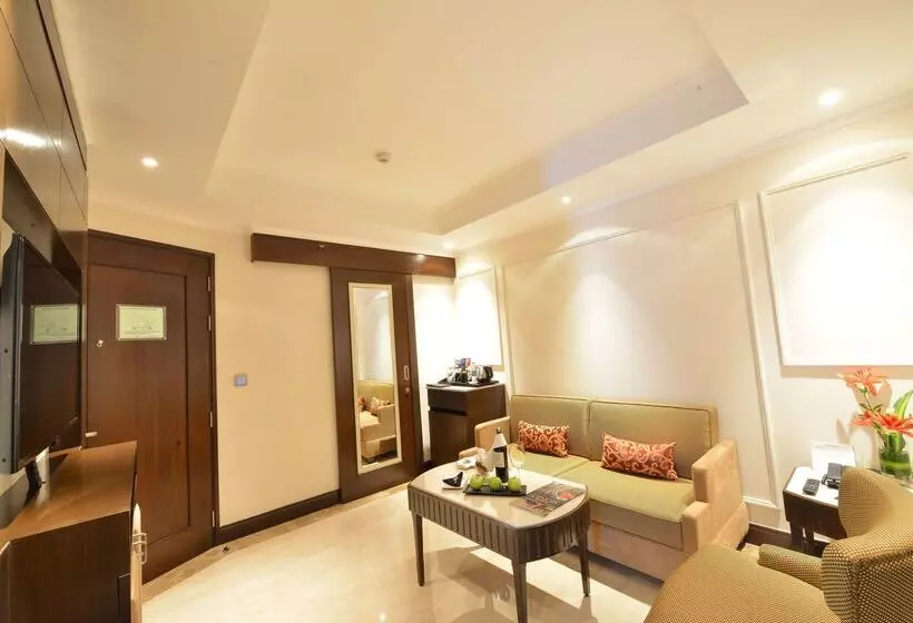 ホテル Ramada Plaza Chennai
