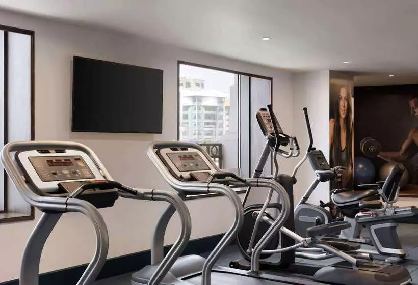 ホテル Ramada Plaza Chennai