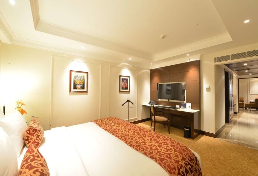 فندق Ramada Plaza Chennai