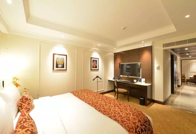 ホテル Ramada Plaza Chennai