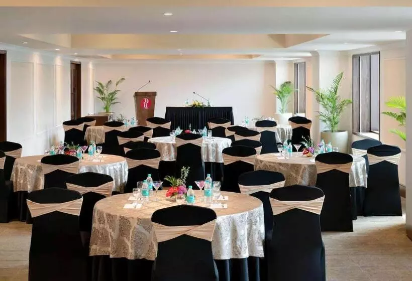 ホテル Ramada Plaza Chennai