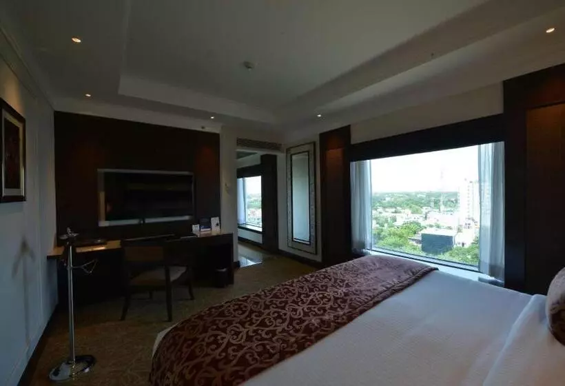 ホテル Ramada Plaza Chennai