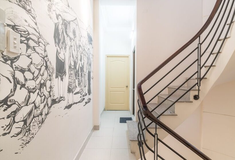 Alleyway Hostel Adults Only