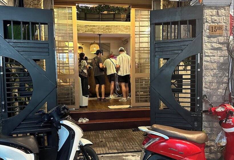 Alleyway Hostel Adults Only