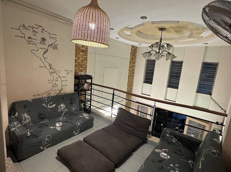 Alleyway Hostel Adults Only