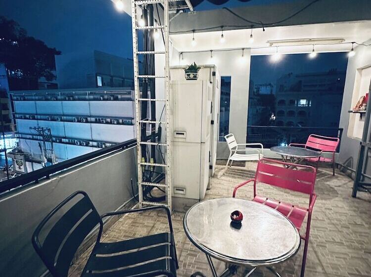 Alleyway Hostel Adults Only