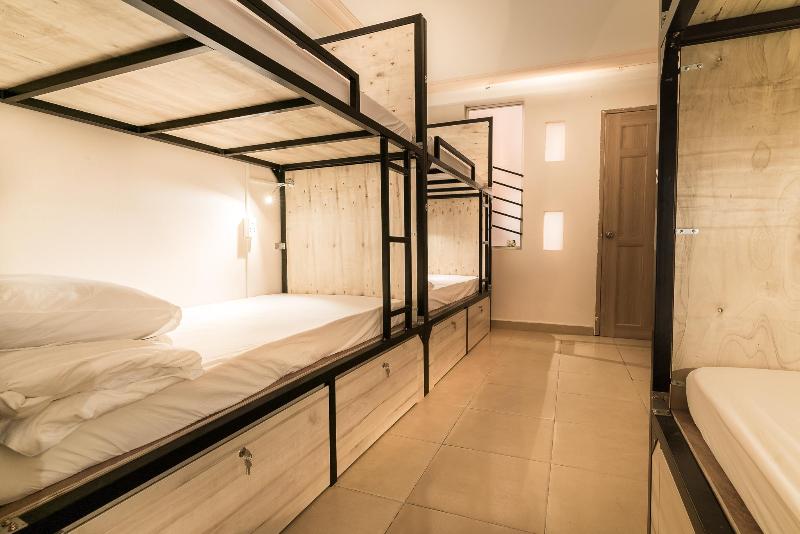 Alleyway Hostel Adults Only