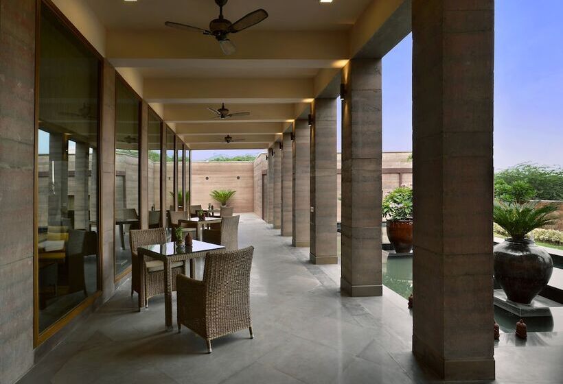 منتجع The Lalit Mangar