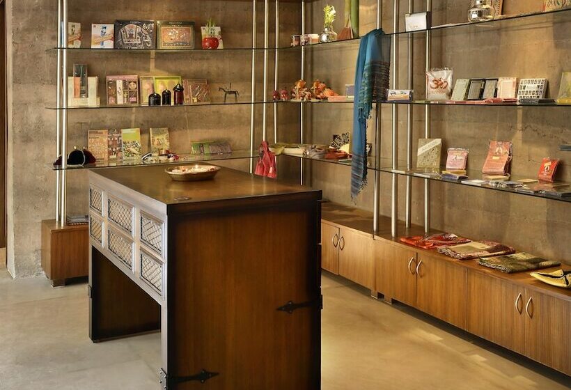 منتجع The Lalit Mangar