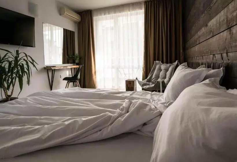 Hotelli The Mint Villa   Saint Vlas