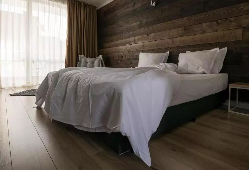 Hotelli The Mint Villa   Saint Vlas