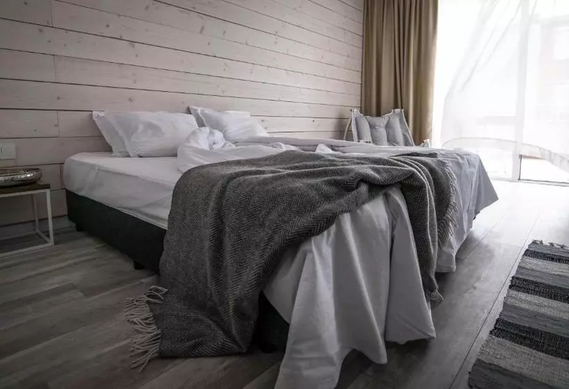Hotelli The Mint Villa   Saint Vlas