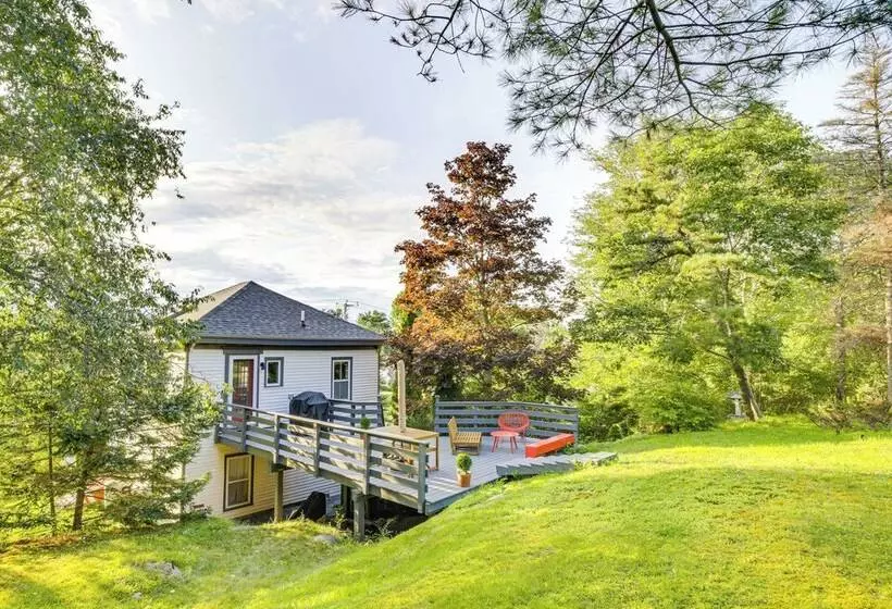 3 Mi To Boothbay Harbor: Coastal Colorful Home!