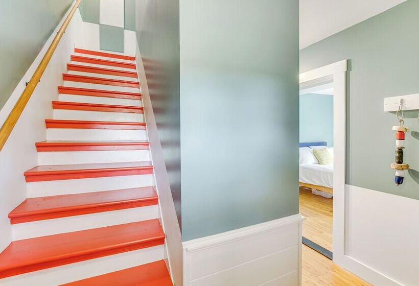 3 Mi To Boothbay Harbor: Coastal Colorful Home!