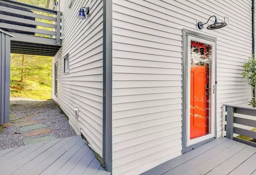 3 Mi To Boothbay Harbor: Coastal Colorful Home!