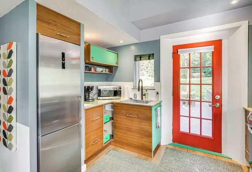 3 Mi To Boothbay Harbor: Coastal Colorful Home!