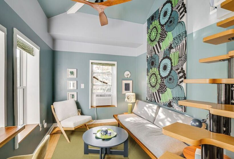 3 Mi To Boothbay Harbor: Coastal Colorful Home!