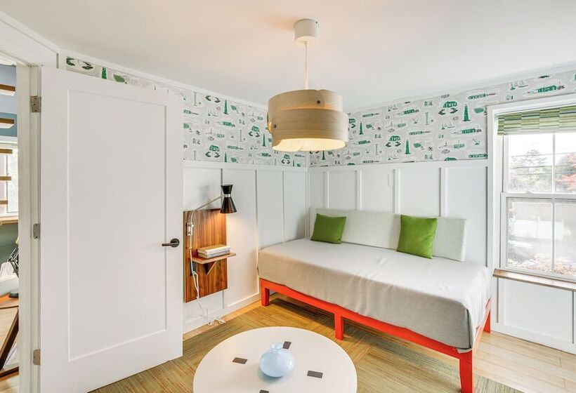 3 Mi To Boothbay Harbor: Coastal Colorful Home!