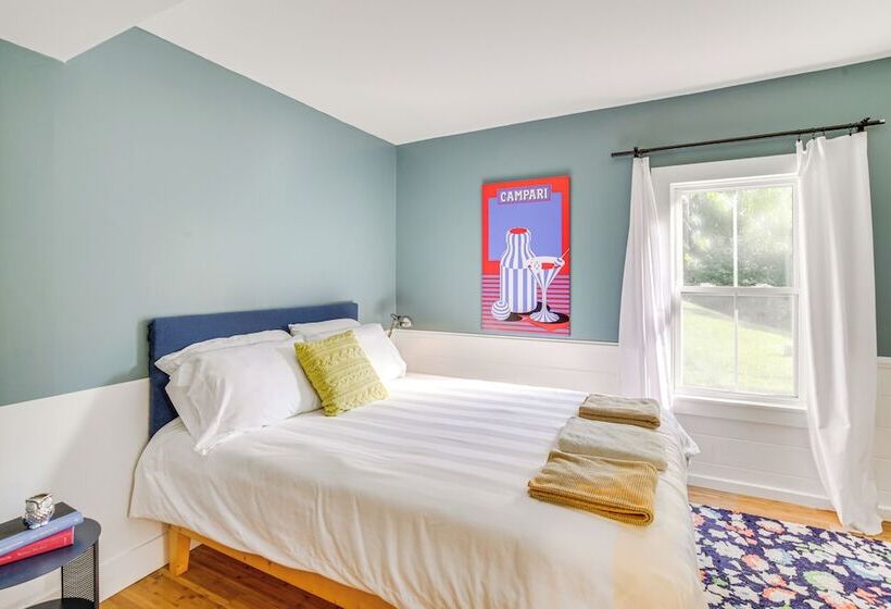 3 Mi To Boothbay Harbor: Coastal Colorful Home!