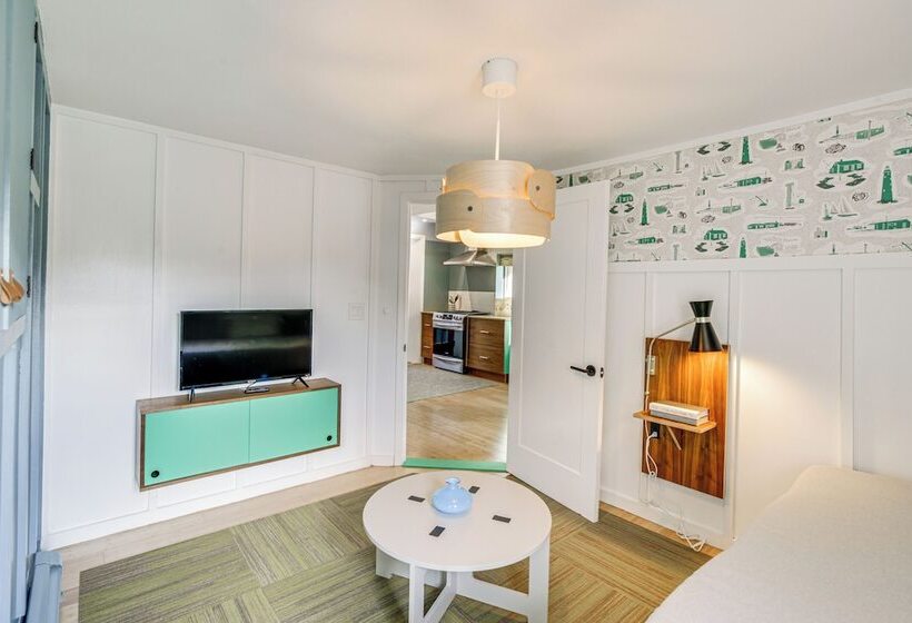 3 Mi To Boothbay Harbor: Coastal Colorful Home!