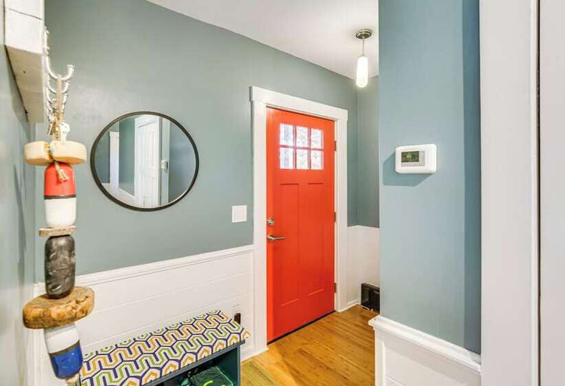 3 Mi To Boothbay Harbor: Coastal Colorful Home!