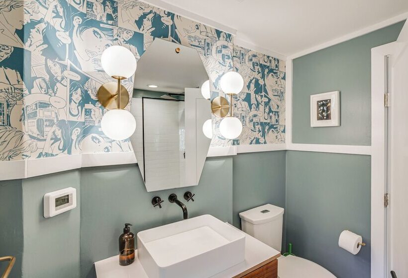 3 Mi To Boothbay Harbor: Coastal Colorful Home!