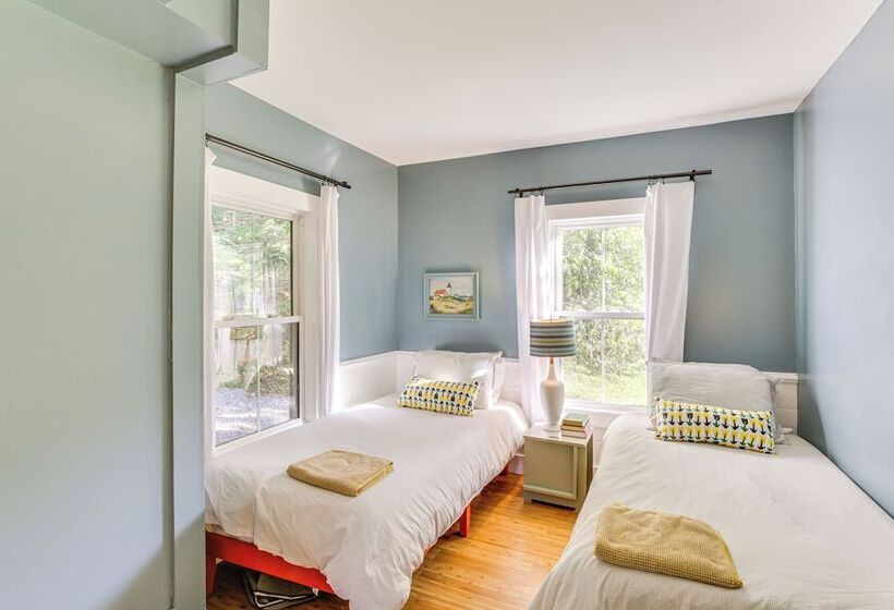 3 Mi To Boothbay Harbor: Coastal Colorful Home!