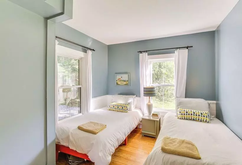 3 Mi To Boothbay Harbor: Coastal Colorful Home!