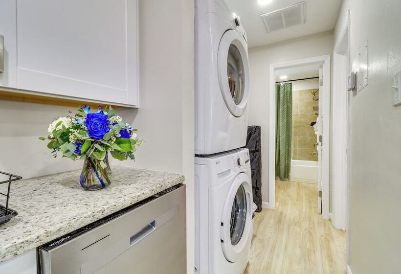 Albuquerque Retreat W/ Hot Tub Central Location!