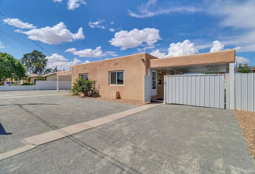 Albuquerque Retreat W/ Hot Tub Central Location!