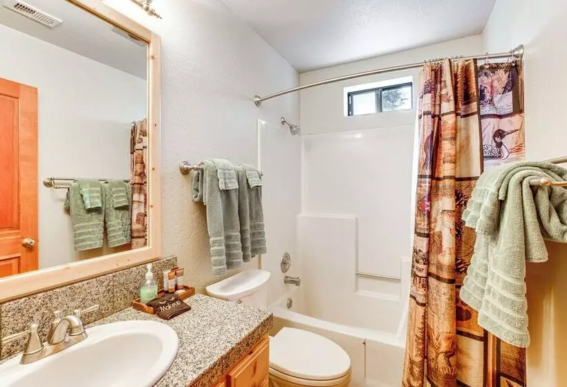 1 Mi To Skiing: Cabin W/ Deck In Bear Valley!