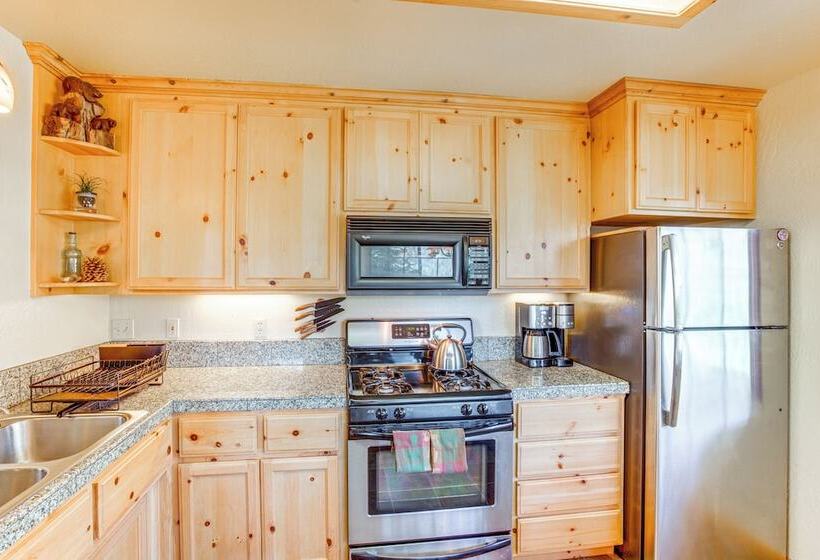 1 Mi To Skiing: Cabin W/ Deck In Bear Valley!