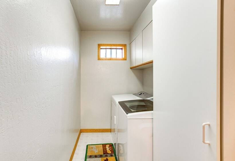 1 Mi To Skiing: Cabin W/ Deck In Bear Valley!