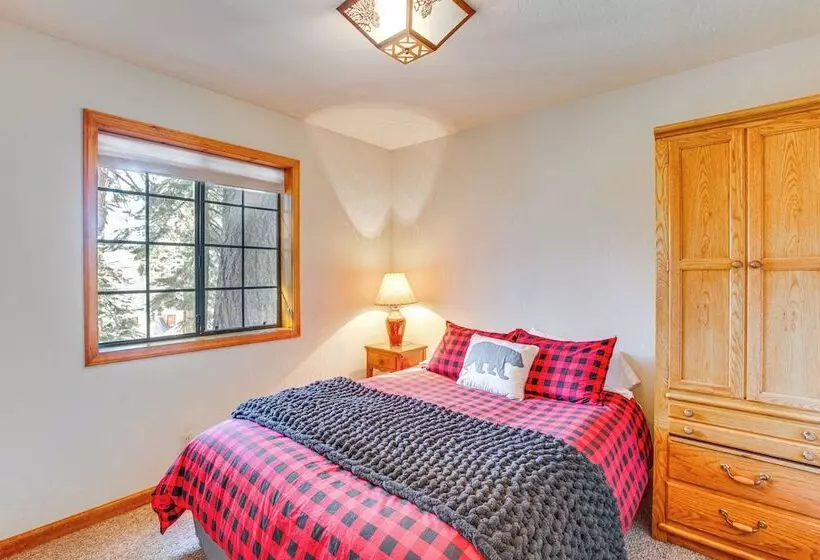 1 Mi To Skiing: Cabin W/ Deck In Bear Valley!